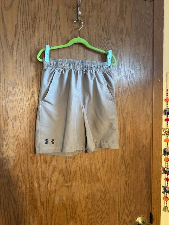 Under Armour Other - Gray Under Armour Boys Youth M Shorts K103